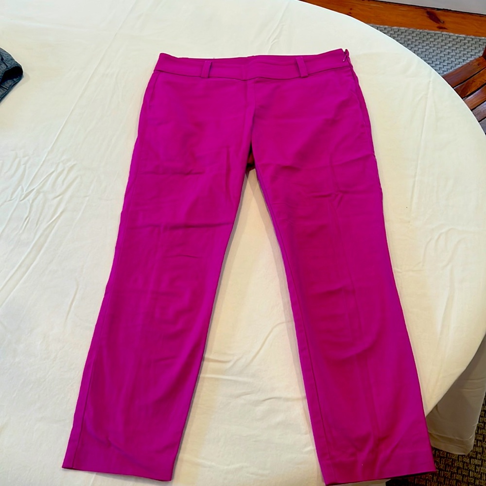 Pink Chelsea crop by Ann Taylor 2P